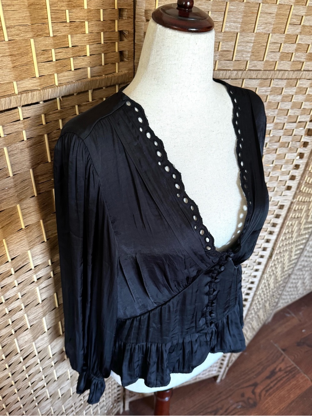NWT GAP black shadow stripe peplum top  XL - Picture 5 of 14